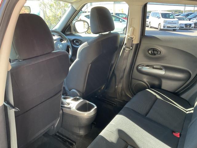 ジューク １５ＲＳ　タイプＶ　純正ナビ・ワンセグＴＶ・ハンズフリー・ＥＴＣ・社外１６インチアルミホイール・オートリトラミラー・スマートキー・プッシュスタート・プライバシーガラス（21枚目）