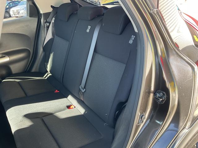 ジューク １５ＲＳ　タイプＶ　純正ナビ・ワンセグＴＶ・ハンズフリー・ＥＴＣ・社外１６インチアルミホイール・オートリトラミラー・スマートキー・プッシュスタート・プライバシーガラス（22枚目）