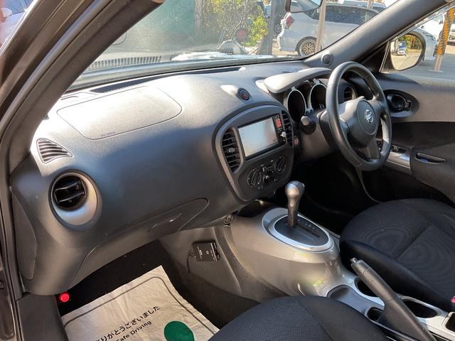 ジューク １５ＲＳ　タイプＶ　純正ナビ・ワンセグＴＶ・ハンズフリー・ＥＴＣ・社外１６インチアルミホイール・オートリトラミラー・スマートキー・プッシュスタート・プライバシーガラス（23枚目）