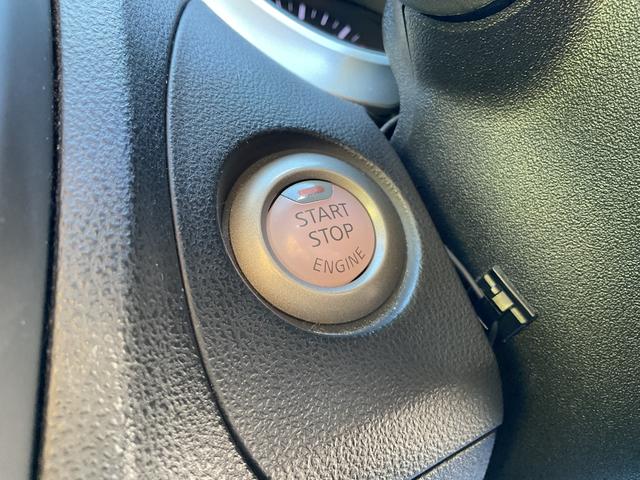 ジューク １５ＲＳ　タイプＶ　純正ナビ・ワンセグＴＶ・ハンズフリー・ＥＴＣ・社外１６インチアルミホイール・オートリトラミラー・スマートキー・プッシュスタート・プライバシーガラス（30枚目）