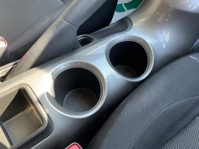 ジューク １５ＲＳ　タイプＶ　純正ナビ・ワンセグＴＶ・ハンズフリー・ＥＴＣ・社外１６インチアルミホイール・オートリトラミラー・スマートキー・プッシュスタート・プライバシーガラス（32枚目）