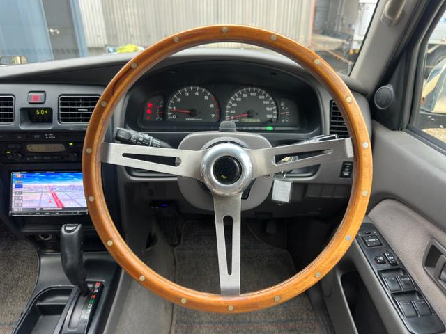 TOYOTA HILUX SURF SSR-V