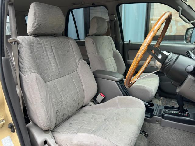 TOYOTA HILUX SURF SSR-V