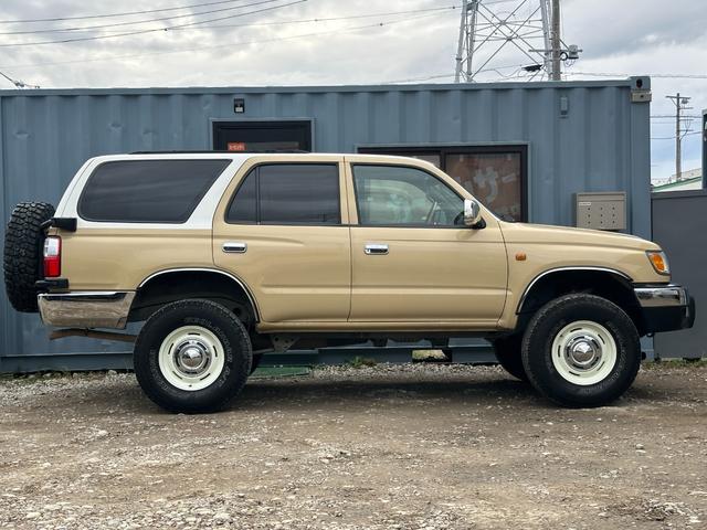 TOYOTA HILUX SURF SSR-V