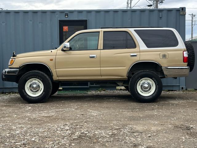 TOYOTA HILUX SURF SSR-V