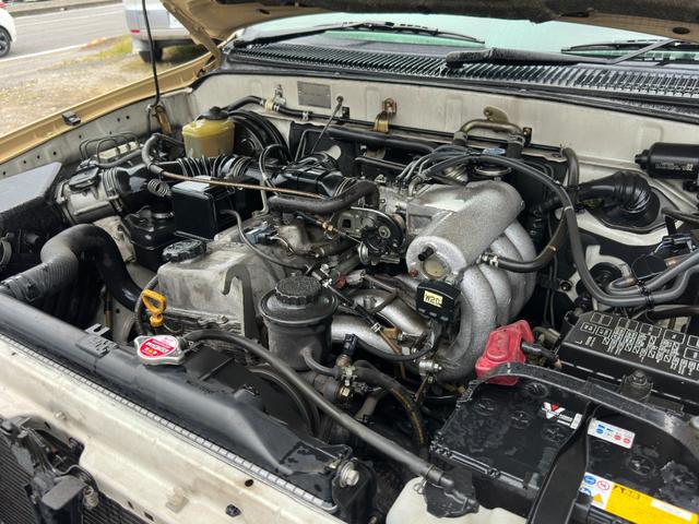TOYOTA HILUX SURF SSR-V