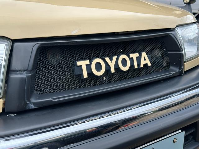 TOYOTA HILUX SURF SSR-V