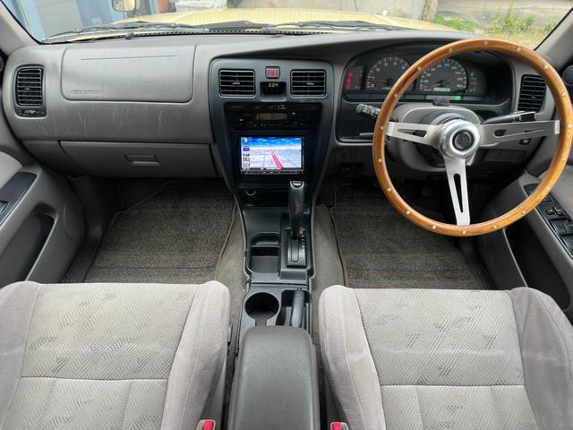 TOYOTA HILUX SURF SSR-V