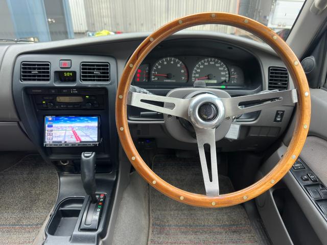 TOYOTA HILUX SURF SSR-V