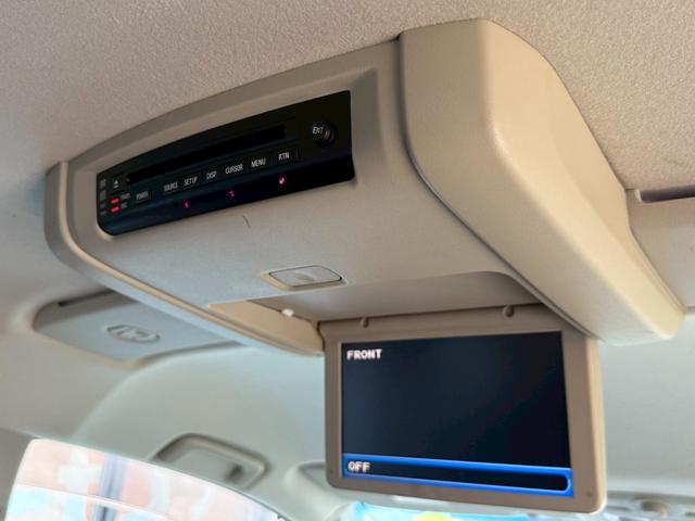 デリカD:5 G プレミアム 純正HDDナビ・3方向カメラ・フルセグTV・フリツプダウン・両側電動スライドドア・パワーバックドア・スマートキー・クルーズコントロール・ETC・オプショングリル・ルーフリアスポイラー・4WD(7枚目)