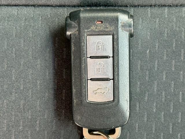 デリカD:5 G プレミアム 純正HDDナビ・3方向カメラ・フルセグTV・フリツプダウン・両側電動スライドドア・パワーバックドア・スマートキー・クルーズコントロール・ETC・オプショングリル・ルーフリアスポイラー・4WD(33枚目)