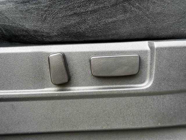 デリカD:5 シャモニー 新品ルーフキャリア・社外AW・純正HDDナビ・カメラ・両側電動スライドドア・ブルバー・シートヒーター・パワーシート・クルコン・ヨコハマジオランダーAT・サイドデカール・4WD・キャプテンシート(15枚目)