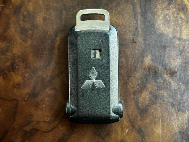 デリカD:5 シャモニー 新品ルーフキャリア・社外AW・純正HDDナビ・カメラ・両側電動スライドドア・ブルバー・シートヒーター・パワーシート・クルコン・ヨコハマジオランダーAT・サイドデカール・4WD・キャプテンシート(25枚目)