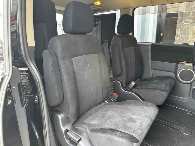 デリカD:5 シャモニー 新品ルーフキャリア・社外AW・純正HDDナビ・カメラ・両側電動スライドドア・ブルバー・シートヒーター・パワーシート・クルコン・ヨコハマジオランダーAT・サイドデカール・4WD・キャプテンシート(28枚目)