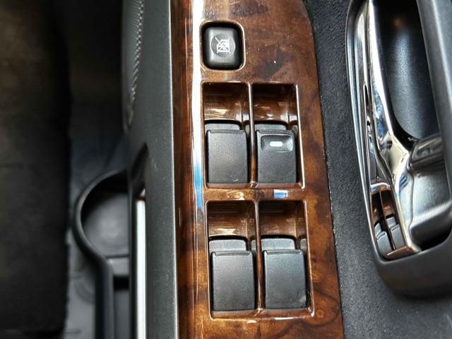 デリカD:5 シャモニー 新品ルーフキャリア・社外AW・純正HDDナビ・カメラ・両側電動スライドドア・ブルバー・シートヒーター・パワーシート・クルコン・ヨコハマジオランダーAT・サイドデカール・4WD・キャプテンシート(66枚目)