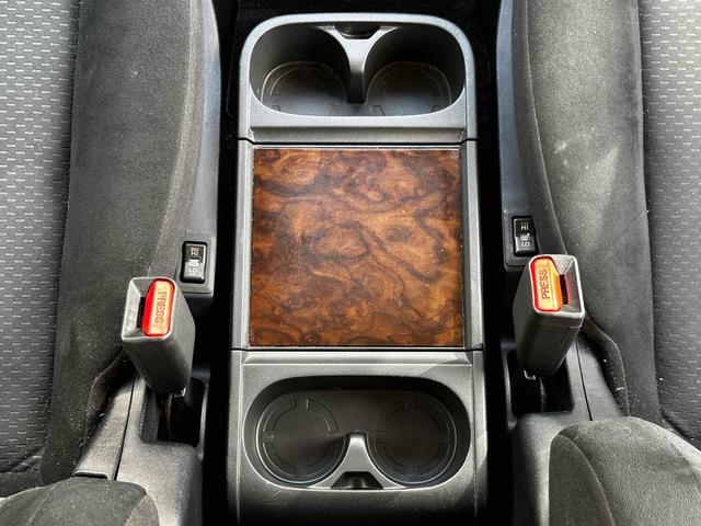 デリカD:5 シャモニー 新品ルーフキャリア・社外AW・純正HDDナビ・カメラ・両側電動スライドドア・ブルバー・シートヒーター・パワーシート・クルコン・ヨコハマジオランダーAT・サイドデカール・4WD・キャプテンシート(70枚目)