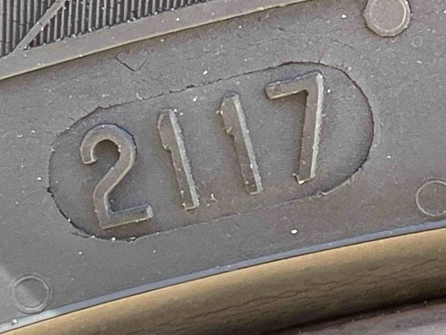 スイフトスポーツ ベースグレード　６速ＭＴ　地デジＳＤナビ　ｂｌｕｅｔｏｏｔｈ　ＤＶＤ再生　フルセグＴＶ　禁煙車　クルーズコントロール　ＬＥＤヘッドライト　シートヒーター　ＥＴＣ　純正アルミホイール　スマートキー　プッシュスタート（41枚目）