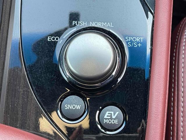 ＧＳ ＧＳ３００ｈ　Ｆスポーツ　社外１９ＡＷ　本革シート　純正ナビ　フルセグＴＶ　ベンチレーション　ＬＥＤヘッド　クルーズコントロール　ＥＴＣ　ＤＶＤ再生　スマートキー　ｂｌｕｅｔｏｏｔｈ　禁煙車　プッシュスタート　買取車両（17枚目）