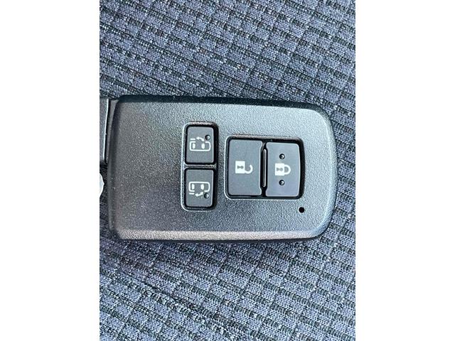 シエンタ ハイブリッドＧ　純正ＳＤナビ　両側パワースライドドア　衝突軽減ブレーキ　７人乗り　ｂｌｕｅｔｏｏｔｈ　ＤＶＤ再生　スマートキー　ビルトインＥＴＣ　ドライブレコーダー　レーンキープアシスト　ミュージックサーバー（77枚目）