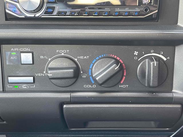 グロリアワゴン ＧＬ　５ＭＴ　ナルディウッドステアリング　買取車両　デジタルインナーミラー　木目調サイドデカール　純正ホイール　ユピテルセキュリティ　レザー調革張り　３列７人乗り　ＥＴＣ　電動格納ミラー　エアコン（4枚目）