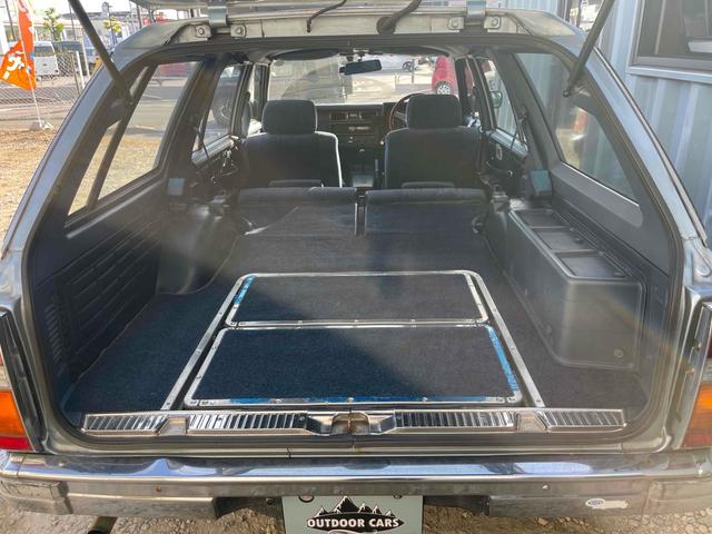 グロリアワゴン ＧＬ　５ＭＴ　ナルディウッドステアリング　買取車両　デジタルインナーミラー　木目調サイドデカール　純正ホイール　ユピテルセキュリティ　レザー調革張り　３列７人乗り　ＥＴＣ　電動格納ミラー　エアコン（38枚目）