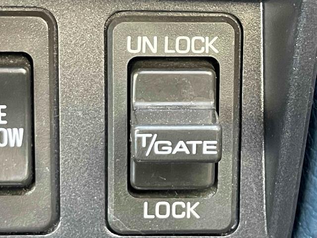 グロリアワゴン ＧＬ　５ＭＴ　ナルディウッドステアリング　買取車両　デジタルインナーミラー　木目調サイドデカール　純正ホイール　ユピテルセキュリティ　レザー調革張り　３列７人乗り　ＥＴＣ　電動格納ミラー　エアコン（48枚目）