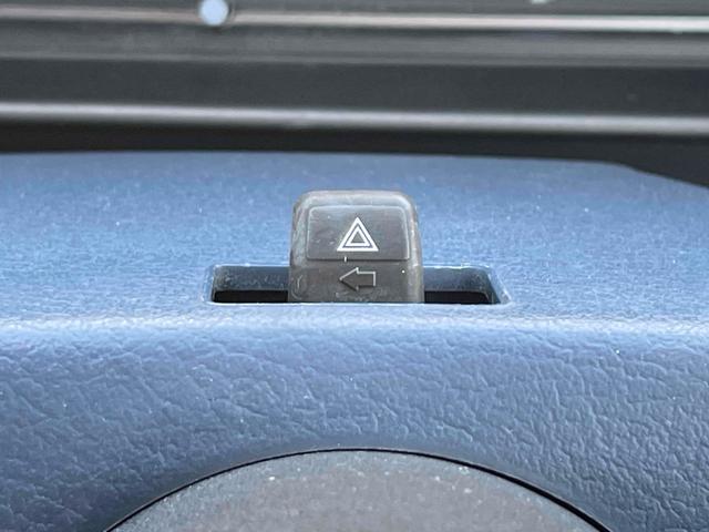 グロリアワゴン ＧＬ　５ＭＴ　ナルディウッドステアリング　買取車両　デジタルインナーミラー　木目調サイドデカール　純正ホイール　ユピテルセキュリティ　レザー調革張り　３列７人乗り　ＥＴＣ　電動格納ミラー　エアコン（63枚目）