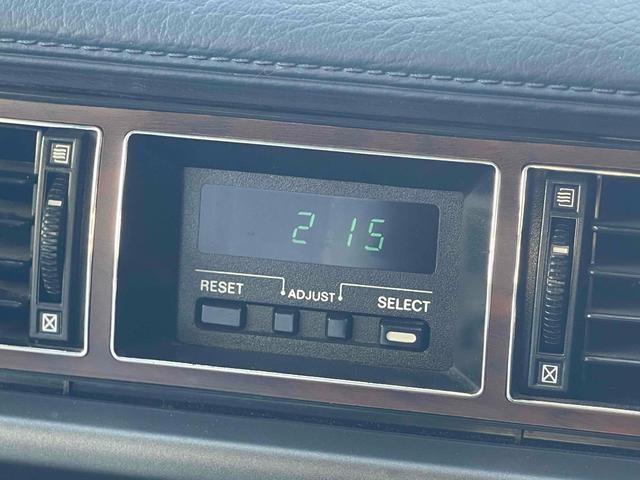 グロリアワゴン ＧＬ　５ＭＴ　ナルディウッドステアリング　買取車両　デジタルインナーミラー　木目調サイドデカール　純正ホイール　ユピテルセキュリティ　レザー調革張り　３列７人乗り　ＥＴＣ　電動格納ミラー　エアコン（70枚目）