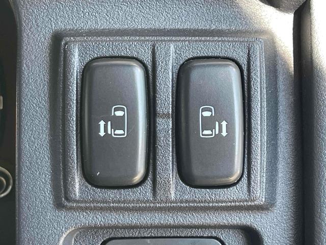 ミニバンの必須アイテム、両側電動スライドドア装備！