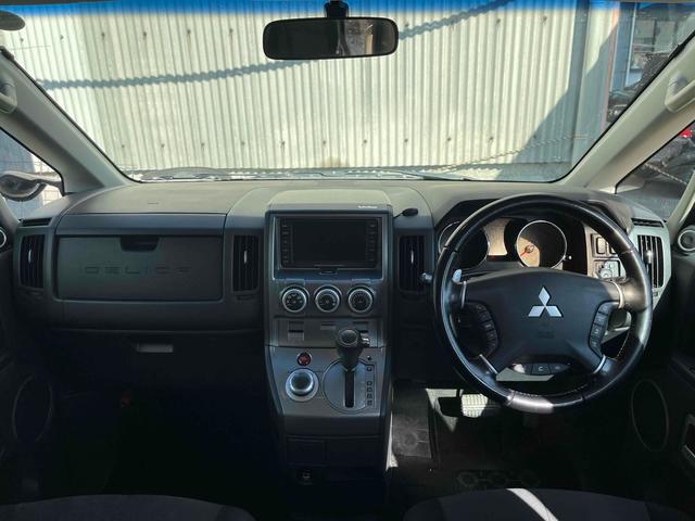 車を運転する際には運転席の存在は欠かせません。なのでしっかりとチェックしたいポイントですね。