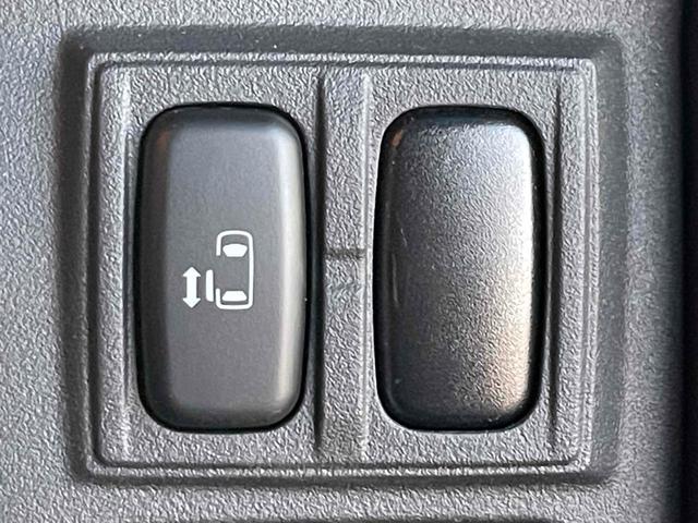 開け閉めラクラク電動スライドドア♪荷物が多いときなど大変助かりますね！