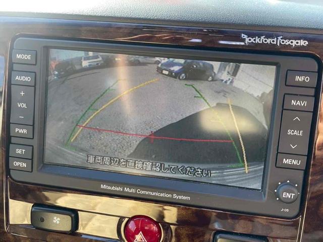 デリカD:5 G プレミアム ボディリフトアップ ガナドールマフラー シートカバー ナビ 後席モニター Bカメラ 両側パワスラ クルコン 社外AW 7人乗り ETC スマートキー HID サイドステップ 電動リアゲート シートH(5枚目)