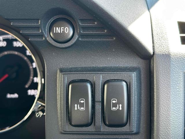 デリカD:5 G プレミアム ボディリフトアップ ガナドールマフラー シートカバー ナビ 後席モニター Bカメラ 両側パワスラ クルコン 社外AW 7人乗り ETC スマートキー HID サイドステップ 電動リアゲート シートH(11枚目)