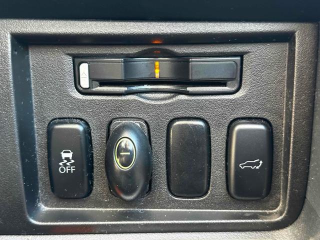 デリカD:5 G プレミアム ボディリフトアップ ガナドールマフラー シートカバー ナビ 後席モニター Bカメラ 両側パワスラ クルコン 社外AW 7人乗り ETC スマートキー HID サイドステップ 電動リアゲート シートH(16枚目)