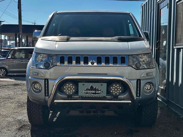 デリカD:5 G プレミアム ボディリフトアップ ガナドールマフラー シートカバー ナビ 後席モニター Bカメラ 両側パワスラ クルコン 社外AW 7人乗り ETC スマートキー HID サイドステップ 電動リアゲート シートH(20枚目)