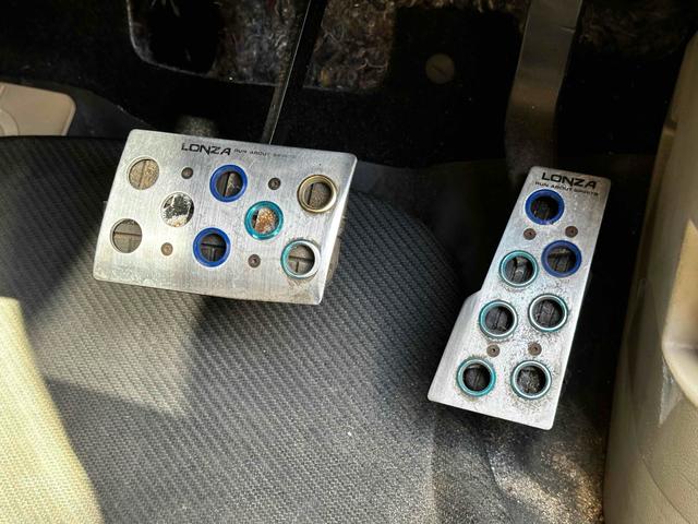 デリカD:5 G プレミアム ボディリフトアップ ガナドールマフラー シートカバー ナビ 後席モニター Bカメラ 両側パワスラ クルコン 社外AW 7人乗り ETC スマートキー HID サイドステップ 電動リアゲート シートH(77枚目)