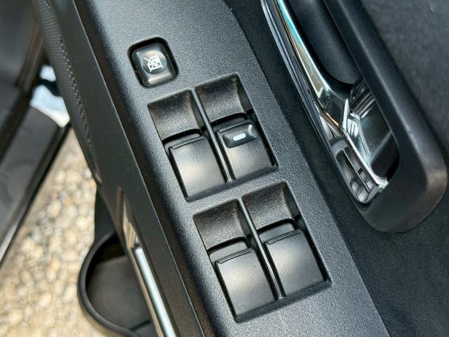 デリカD:5 G パワーパッケージ アルパインHDDナビ・フルセグTV・バックカメラ・両側電動スライドドア・デイトナホイール・マッドスターMTタイヤ・スマートキー・クルーズコントロール・パドルシフト・キセノン・ダブルエアコン・フォグ(17枚目)