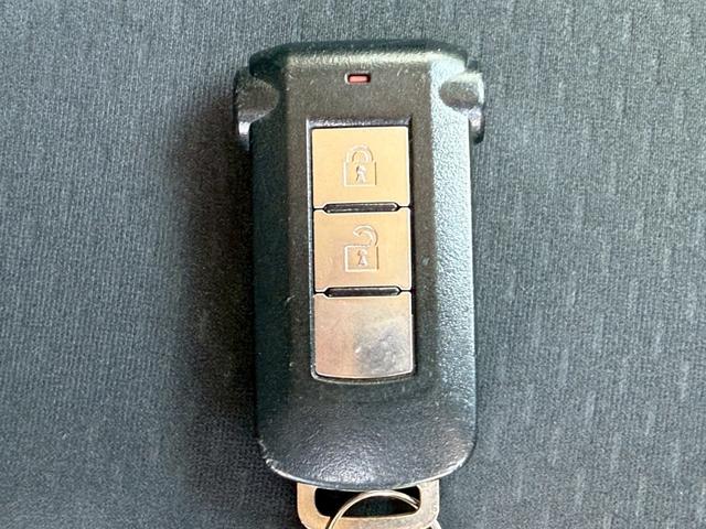 デリカD:5 G パワーパッケージ アルパインHDDナビ・フルセグTV・バックカメラ・両側電動スライドドア・デイトナホイール・マッドスターMTタイヤ・スマートキー・クルーズコントロール・パドルシフト・キセノン・ダブルエアコン・フォグ(54枚目)