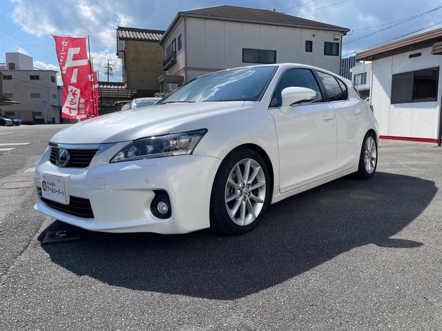 ＣＴ ＣＴ２００ｈ　バージョンＬ　皮シート　ローダウン　ワンオーナー　禁煙車（3枚目）