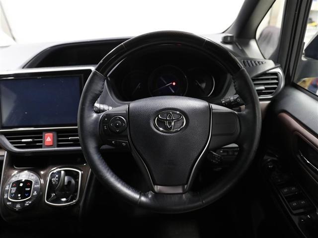 エスクァイア ハイブリッドＧｉ　プレミアムパッケージ　地上デジタル　衝突被害軽減　ＬＥＤライト　１オナ　Ｂカメラ　クルコン　スマートキー　メモリナビ　ナビ＆ＴＶ　キーレス　ドラレコ　盗難防止装置　ＤＶＤ再生　ＡＢＳ　３列シート　ＥＴＣ　アルミ　両自動ドア（24枚目）