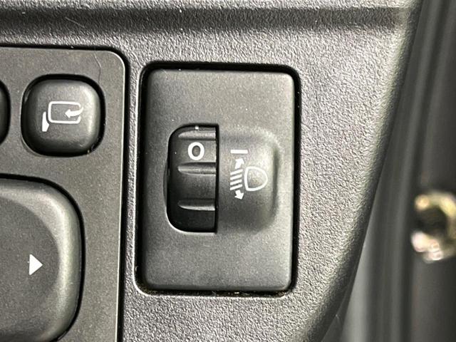 S 純正SDナビ Bluetooth接続 禁煙車 スマートエントリーパッケージ プッシュスタート スマートキー オートライト コーナーポール ステアリングスイッチ ドライブレコーダー ETC(33枚目)