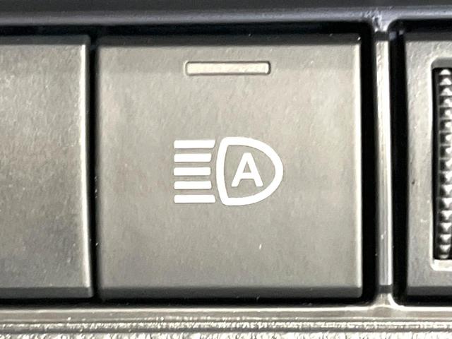 プリウス Ｘ　現行型　メモリーナビ　バックカメラ　ＥＴＣ　ドラレコ　衝突軽減装置　１００Ｖ電源　レーダークルーズ　コーナーセンサー　スマートキー　ＬＥＤヘッドライト　オートハイビーム　車線逸脱警報　オートライト（37枚目）