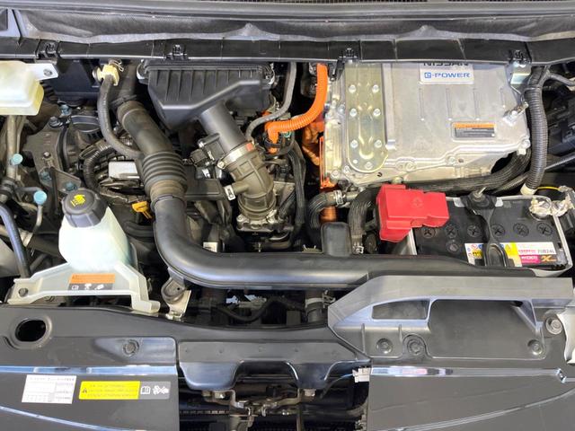 セレナ e-パワー ハイウェイスターV 禁煙車 後期 純正10型ナビ 全周囲カメラ フリップダウンモニター セーフティパックB 両側電動ドア ETC ドラレコ インテリジェントエマージェンシーブレーキ コーナーセンサー リヤオートエアコン(18枚目)