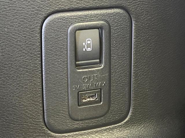 セレナ e-パワー ハイウェイスターV 禁煙車 後期 純正10型ナビ 全周囲カメラ フリップダウンモニター セーフティパックB 両側電動ドア ETC ドラレコ インテリジェントエマージェンシーブレーキ コーナーセンサー リヤオートエアコン(52枚目)