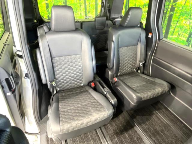 ヴォクシー Ｓ－Ｚ　禁煙車　純正１０．５型ナビ　バックカメラ　１４型フリップダウンモニター　両側電動ドア　ブラインドスポットモニター　セーフティセンス　レーダークルーズ　ＥＴＣ　ドラレコ　コーナーセンサー　ＬＥＤヘッド（9枚目）