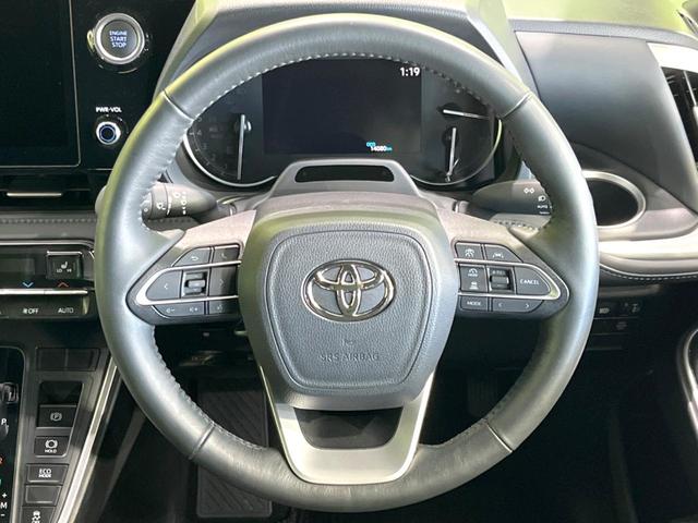 ヴォクシー Ｓ－Ｚ　禁煙車　純正１０．５型ナビ　バックカメラ　１４型フリップダウンモニター　両側電動ドア　ブラインドスポットモニター　セーフティセンス　レーダークルーズ　ＥＴＣ　ドラレコ　コーナーセンサー　ＬＥＤヘッド（12枚目）