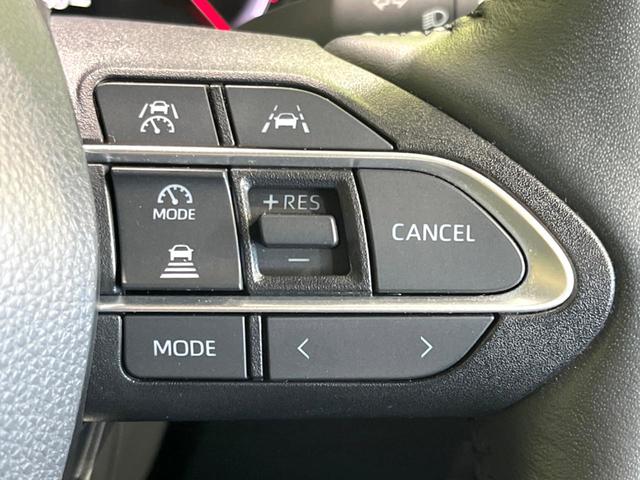 ヴォクシー Ｓ－Ｚ　禁煙車　純正１０．５型ナビ　バックカメラ　１４型フリップダウンモニター　両側電動ドア　ブラインドスポットモニター　セーフティセンス　レーダークルーズ　ＥＴＣ　ドラレコ　コーナーセンサー　ＬＥＤヘッド（43枚目）