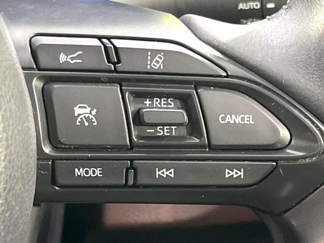 ヤリスクロス ハイブリッドＺ　現行　禁煙車　ナビ機能　全周囲カメラ　ＥＴＣ　前後ドラレコ　セーフティセンス　レーダークルーズコントロール　シートヒーター　パワーシート　ＬＥＤヘッドライト　スマートキー　オートライト（5枚目）