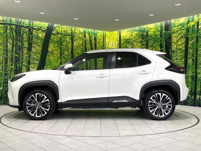 ヤリスクロス ハイブリッドＺ　現行　禁煙車　ナビ機能　全周囲カメラ　アドバンスドパーク　ステアリングヒーター　ＥＴＣ　ドラレコ　セーフティセンス　レーダークルーズ　ルーフレール　シートヒーター　パワーシート　ＬＥＤヘッドライト（25枚目）