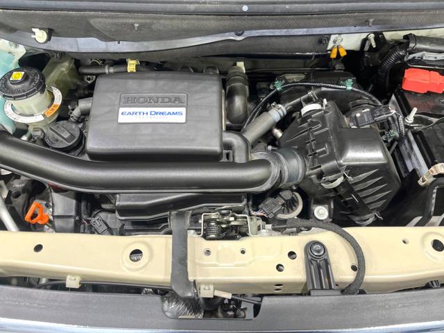 Ｎ－ＢＯＸ Ｇ・Ｌホンダセンシング　禁煙車　純正８型ナビ　電動スライドドア　バックカメラ　ＥＴＣ　シートヒーター　アダプティブクルーズコントロール　ＬＥＤヘッドライト　オートエアコン　Ｂｌｕｅｔｏｏｔｈ接続　リアサンシェード（18枚目）